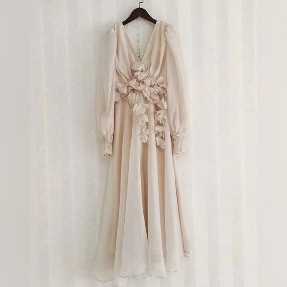 L’atiste By Amy ORGANZA Maxi DRESS WITH 3D FLORAL APPLIQUÉS Size S - Picture 6 of 7